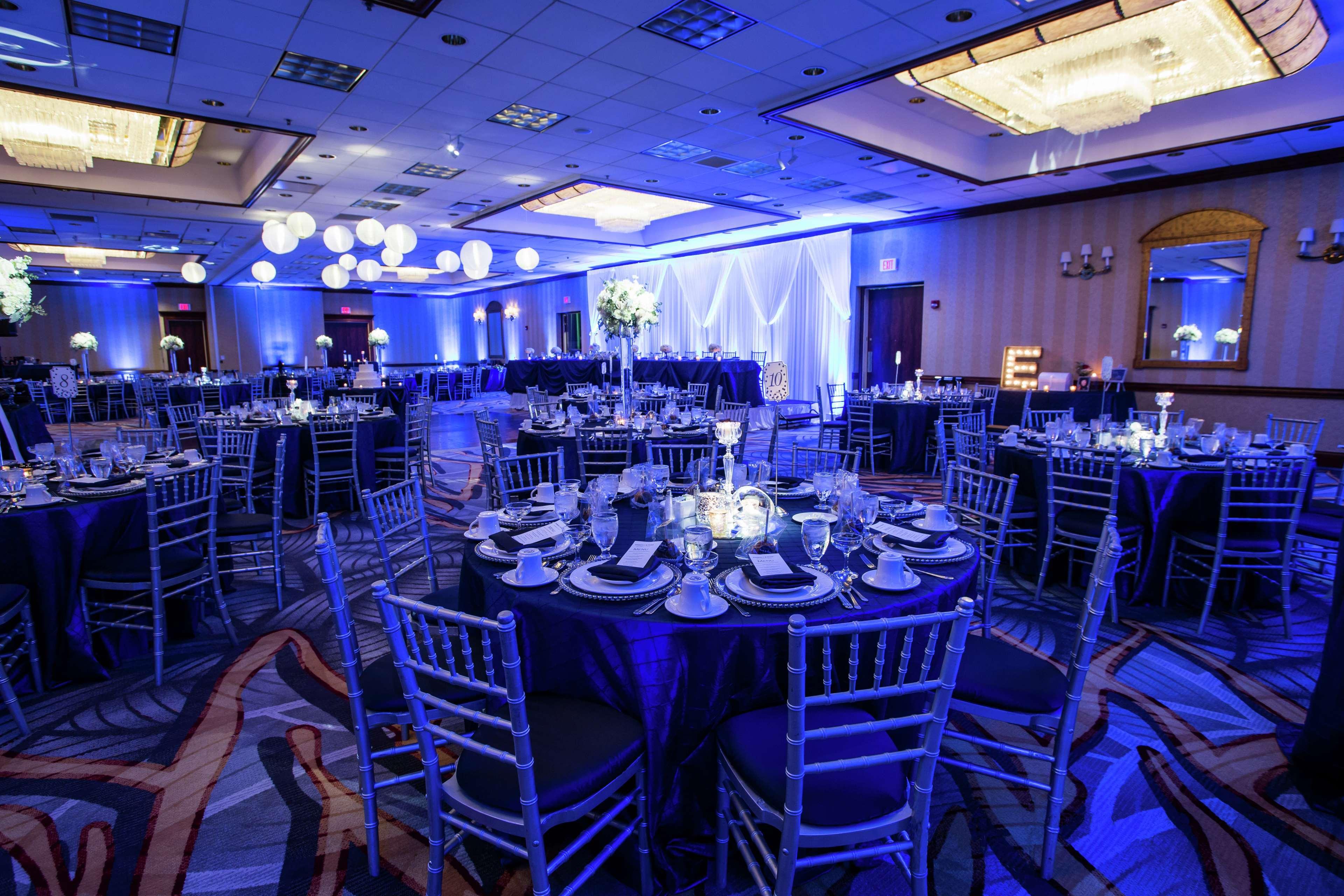 Doubletree By Hilton Chicago/Alsip Hotel Exterior photo